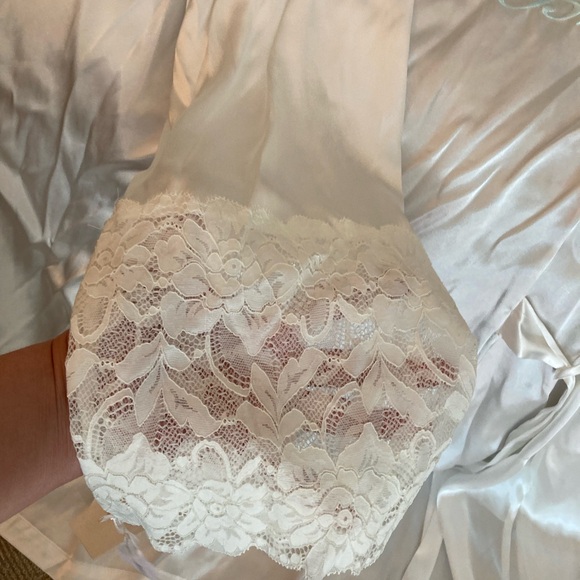 Bride Robe Bundle - One Size Fits Most - Picture 16 of 16